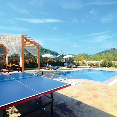 Villa Kinali Sleeps 4 Air Con Wifi